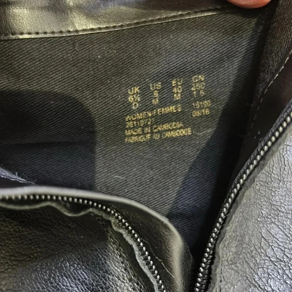 Clarks black leather ankle boots size 9 - Picture 7 of 8